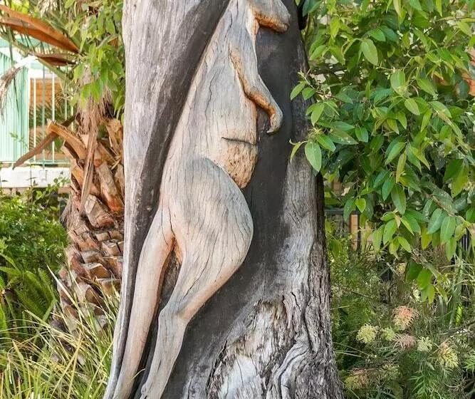 فندق Flag Motor Lodge