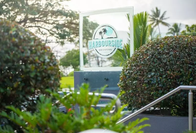 Hotel Cairns Harbourside