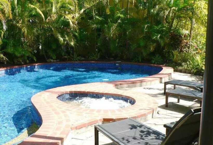 Hotelli Mango Tree Holiday Apartments