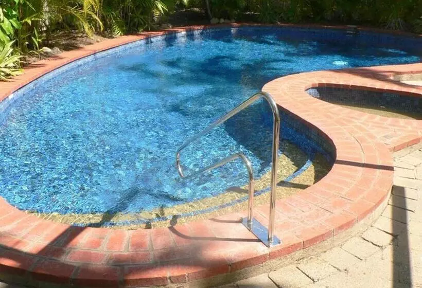 Hotelli Mango Tree Holiday Apartments