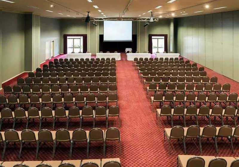 Mercure Ballarat Hotel & Convention Centre