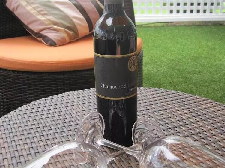 בית מלון כפרי Winning Post Motor Inn