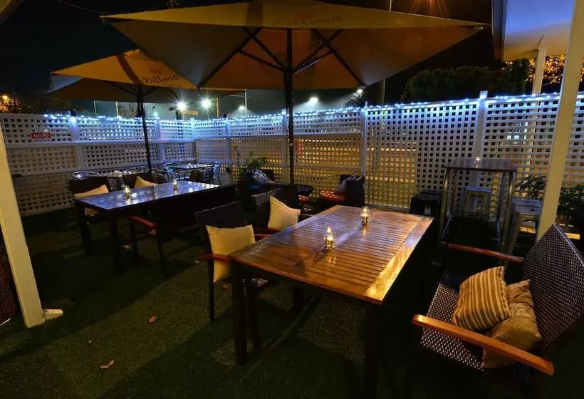 בית מלון כפרי Winning Post Motor Inn