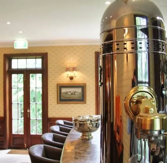 Milton Park Country House Hotel & Spa