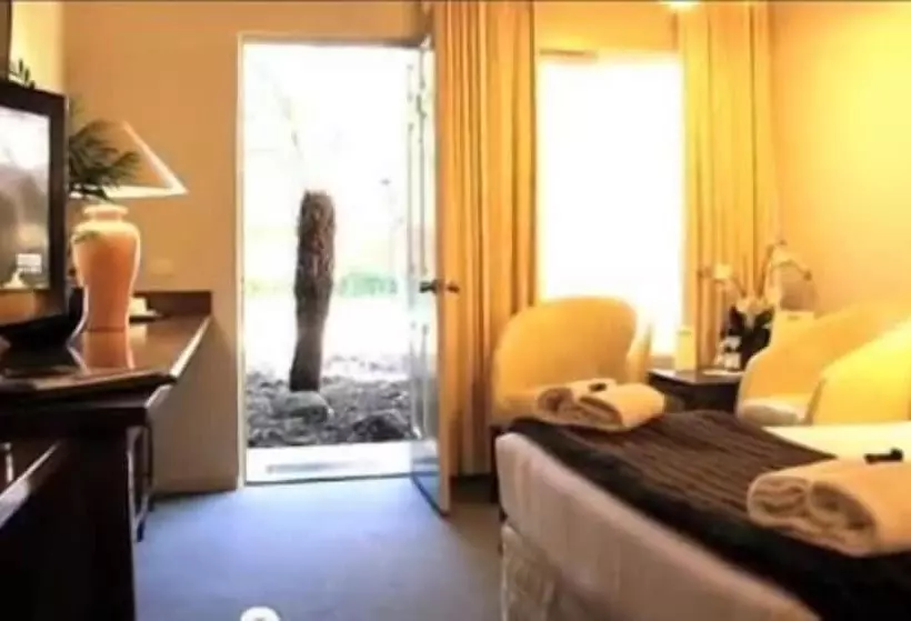 מוטל Clayton Monash Motor Inn & Serviced Apartments