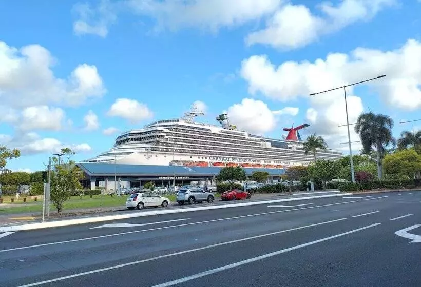 Reef Gateway Apartments