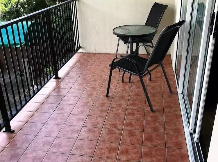 Reef Gateway Apartments