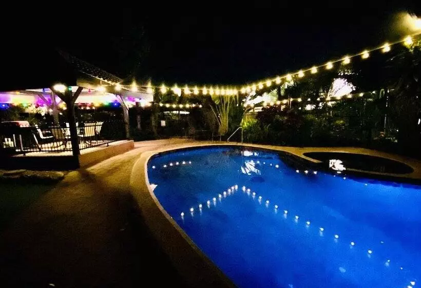 Reef Gateway Apartments