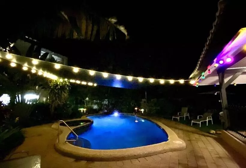 Reef Gateway Apartments