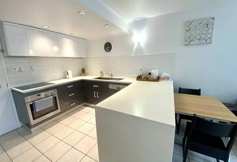 Reef Gateway Apartments