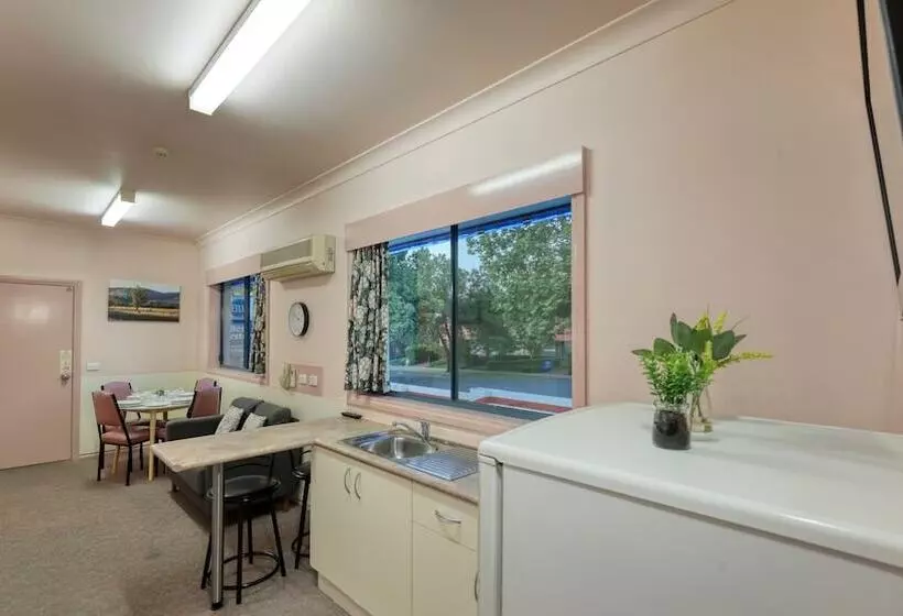 Tumut Farrington Motel