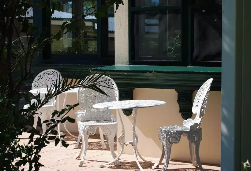 호텔 Airlie House Motor Inn