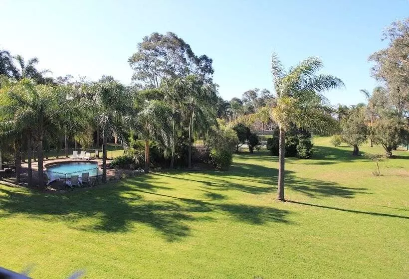 Hotel Charbonnier Motor Inn