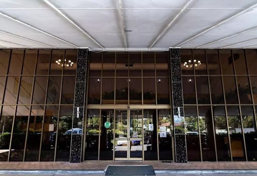 Hotel Charbonnier Motor Inn