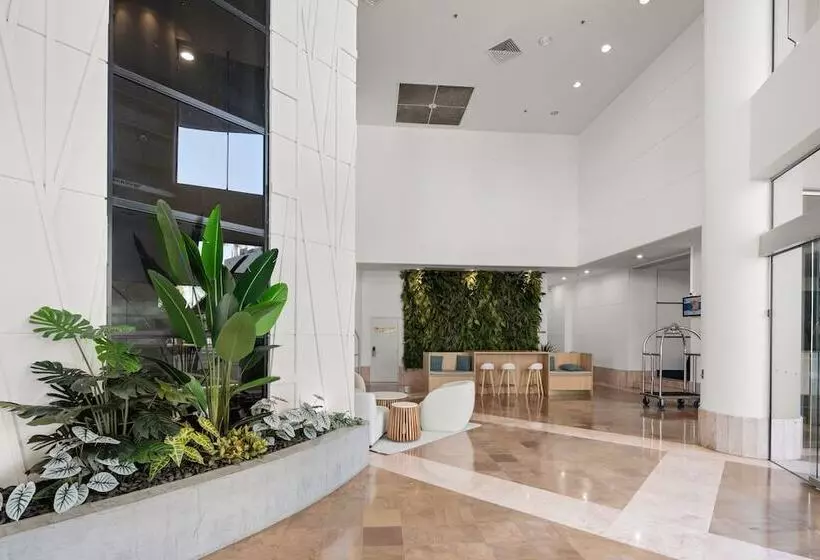 Hotel Crowne Plaza Surfers Paradise, An Ihg