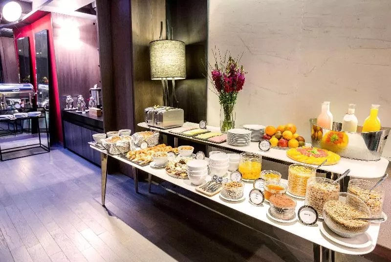 هتل Esplendor Plaza Francia