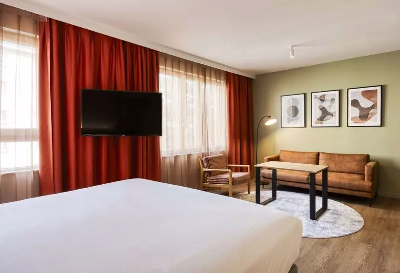 هتل Hilton Garden Inn Brussels City Centre
