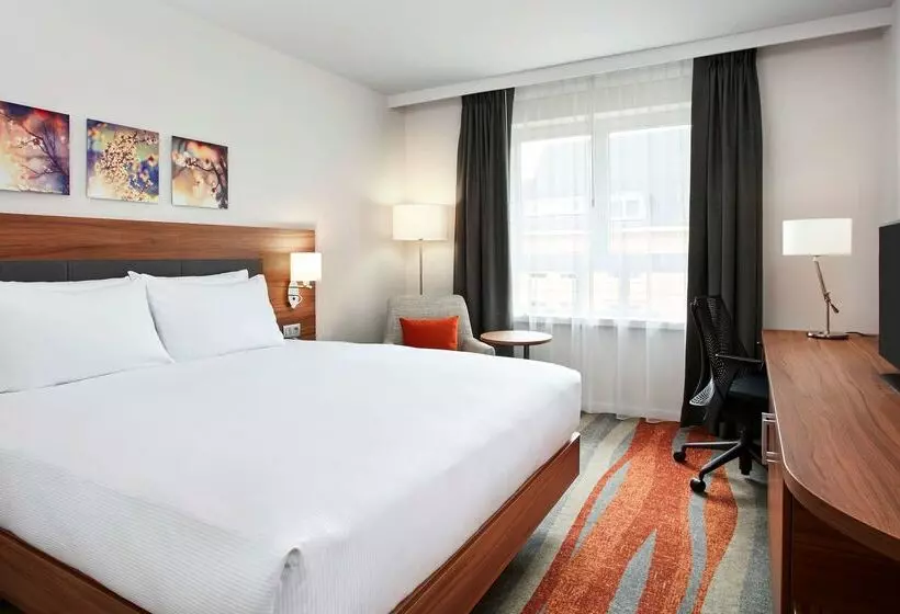 هتل Hilton Garden Inn Brussels City Centre