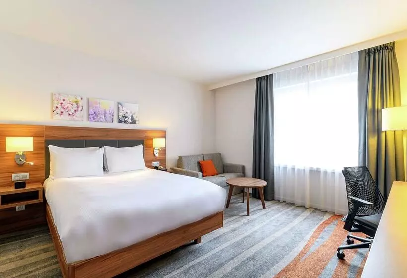 هتل Hilton Garden Inn Brussels City Centre