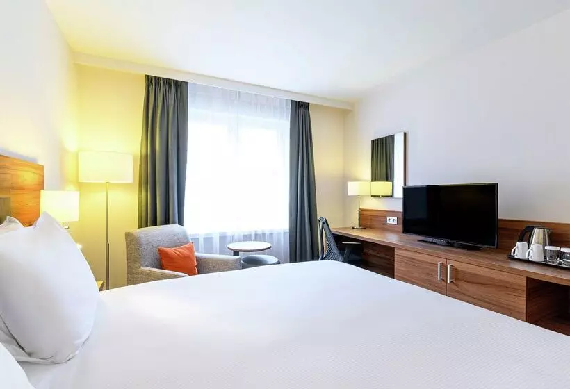 هتل Hilton Garden Inn Brussels City Centre
