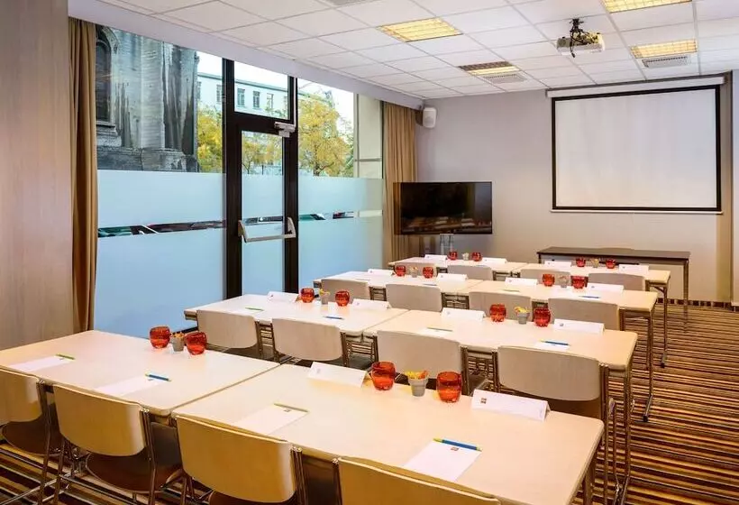 هتل Ibis Brussels City Centre