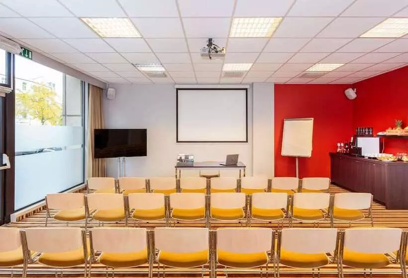 هتل Ibis Brussels City Centre