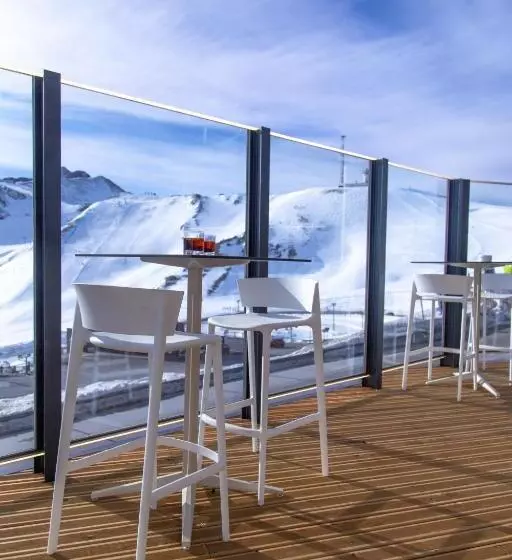 هتل Pic Maia Mountain