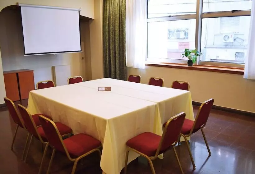 בית מלון כפרי Solans Carlton