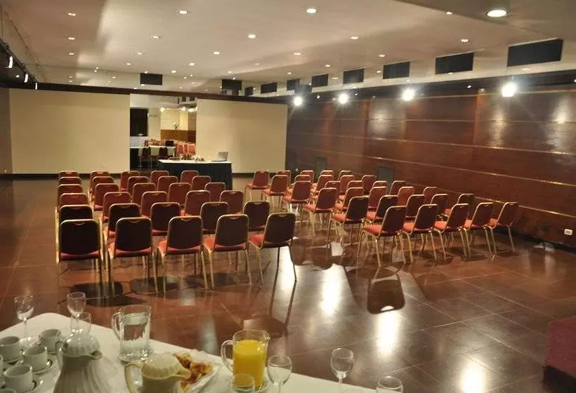 בית מלון כפרי Solans Carlton