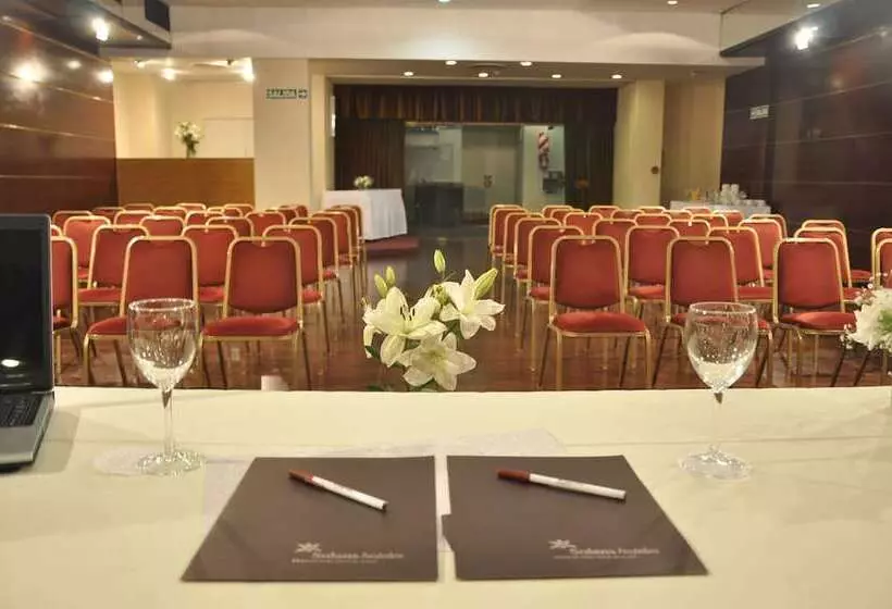 בית מלון כפרי Solans Carlton