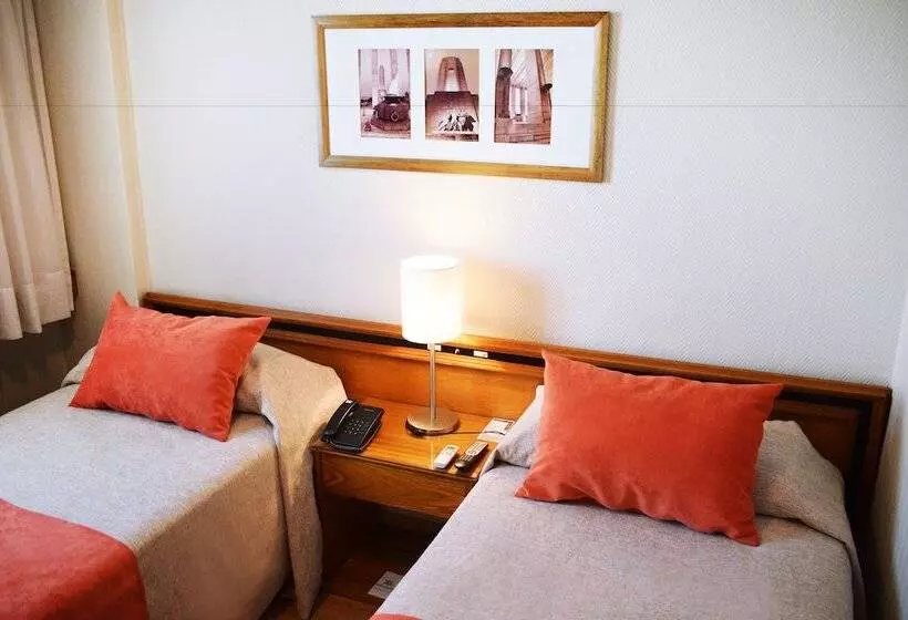 בית מלון כפרי Solans Carlton