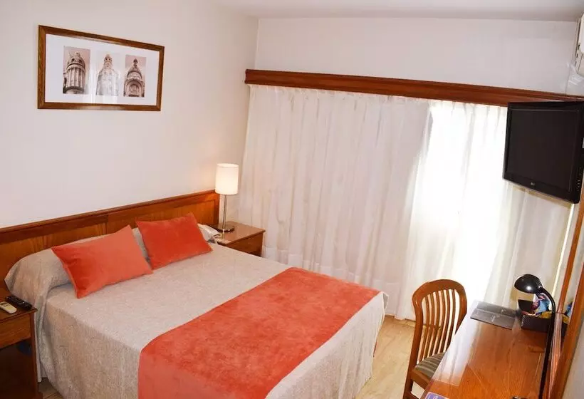 בית מלון כפרי Solans Carlton