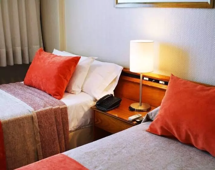 בית מלון כפרי Solans Carlton