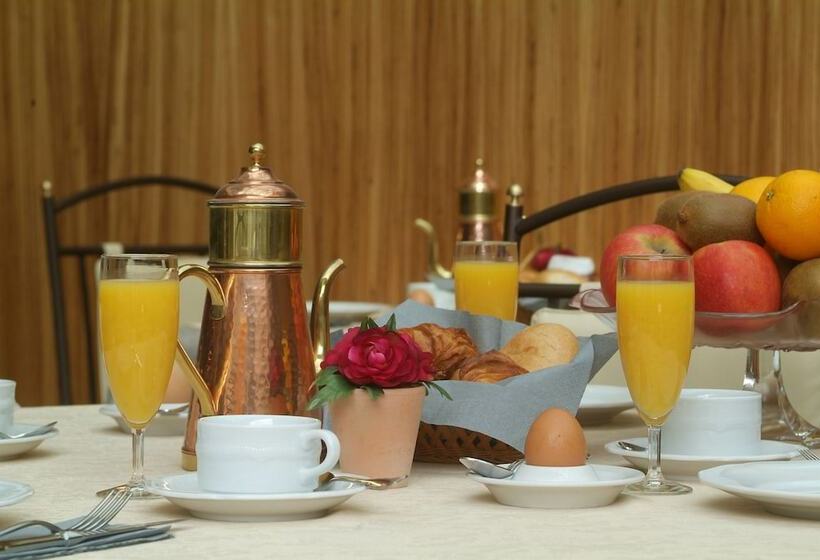 هتل The Black Swan