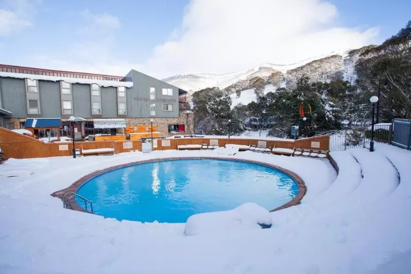 Отель Thredbo Alpine