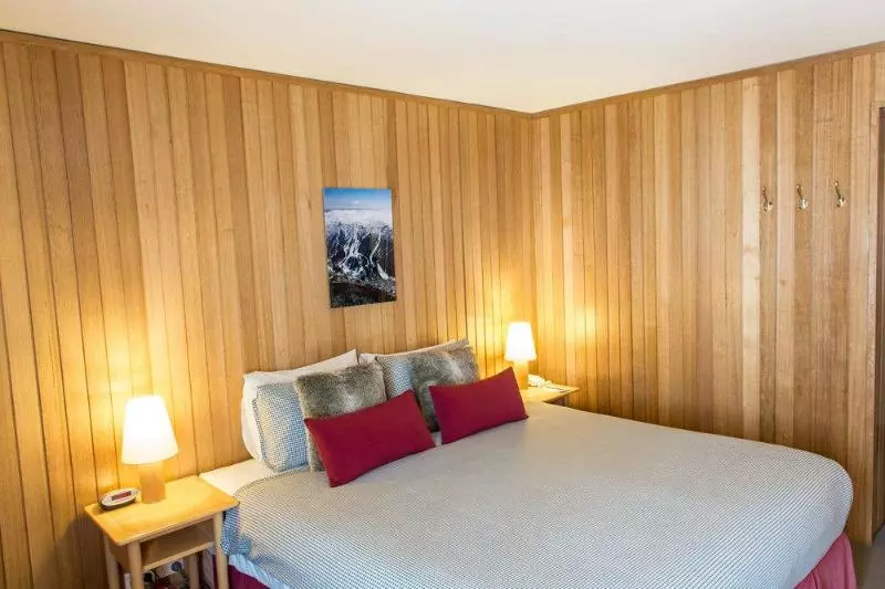 Отель Thredbo Alpine