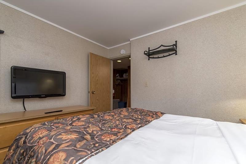 Douglas Fir Resort & Chalets