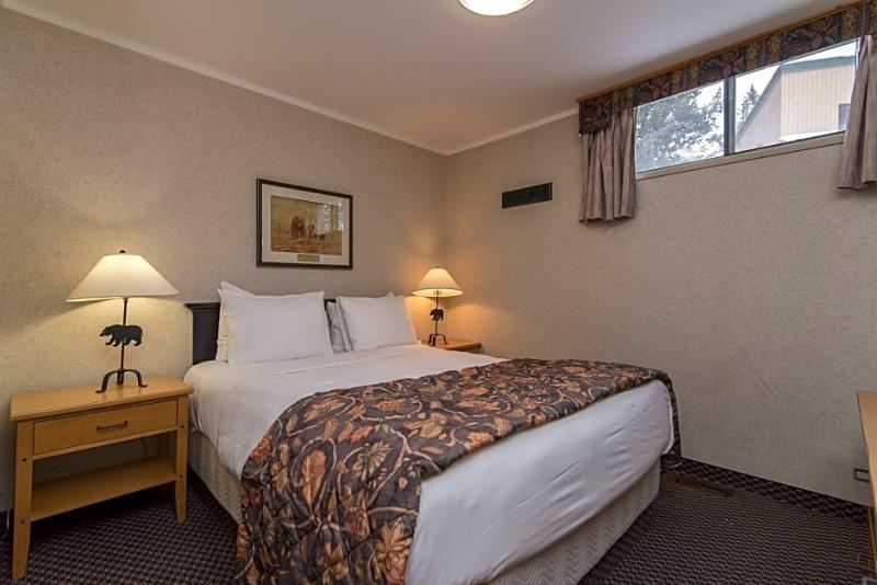 Douglas Fir Resort & Chalets