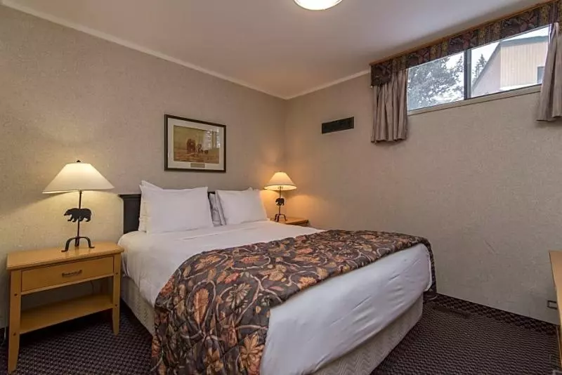 Douglas Fir Resort & Chalets