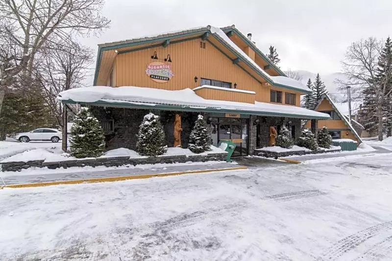 Douglas Fir Resort & Chalets