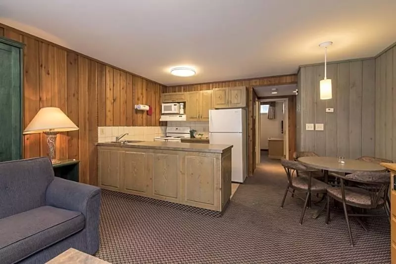 Douglas Fir Resort & Chalets