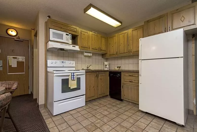 Douglas Fir Resort & Chalets