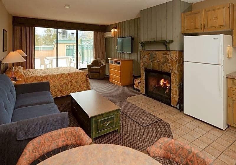 Douglas Fir Resort & Chalets