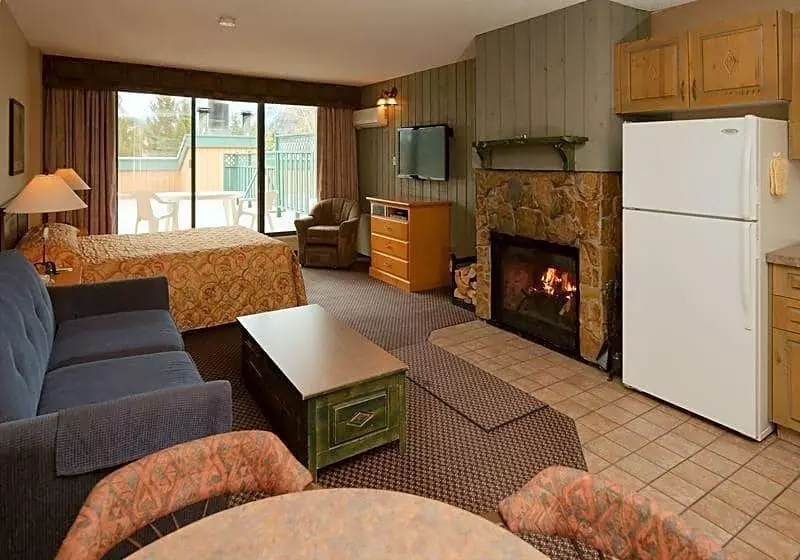 Douglas Fir Resort & Chalets