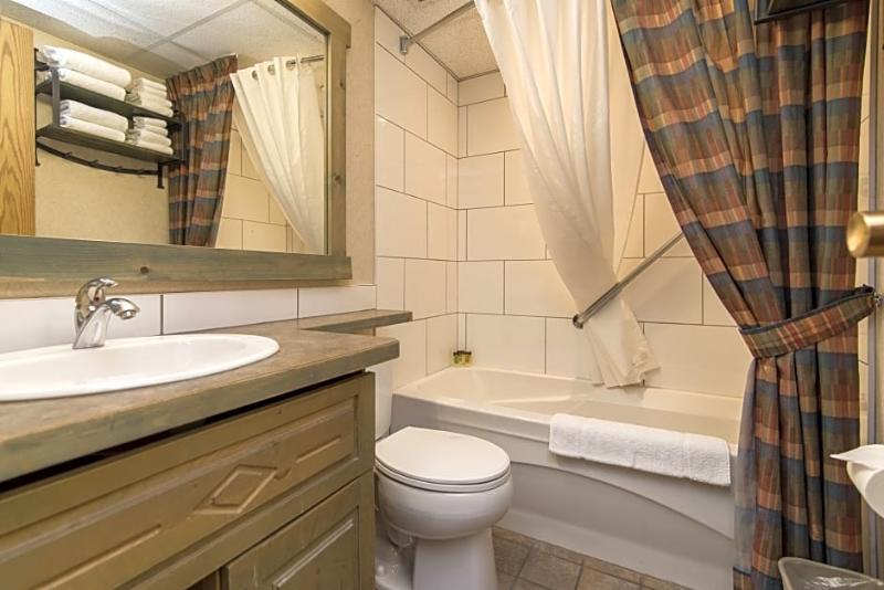 Douglas Fir Resort & Chalets