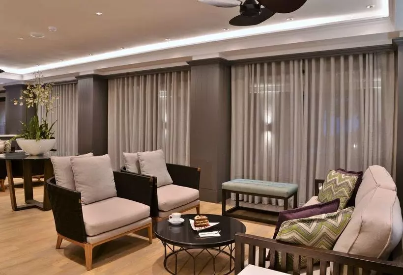 ホテル Avani Gaborone Resort & Casino