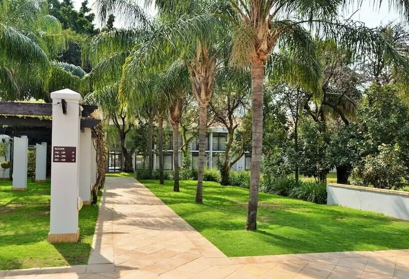 ホテル Avani Gaborone Resort & Casino