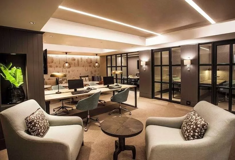 ホテル Avani Gaborone Resort & Casino