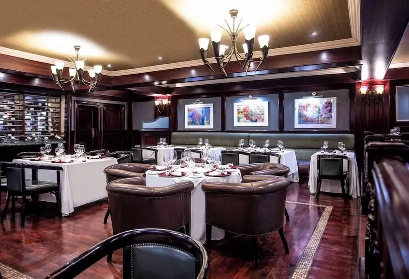 ホテル Avani Gaborone Resort & Casino