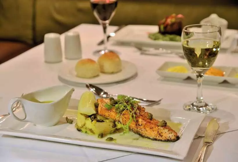 ホテル Avani Gaborone Resort & Casino